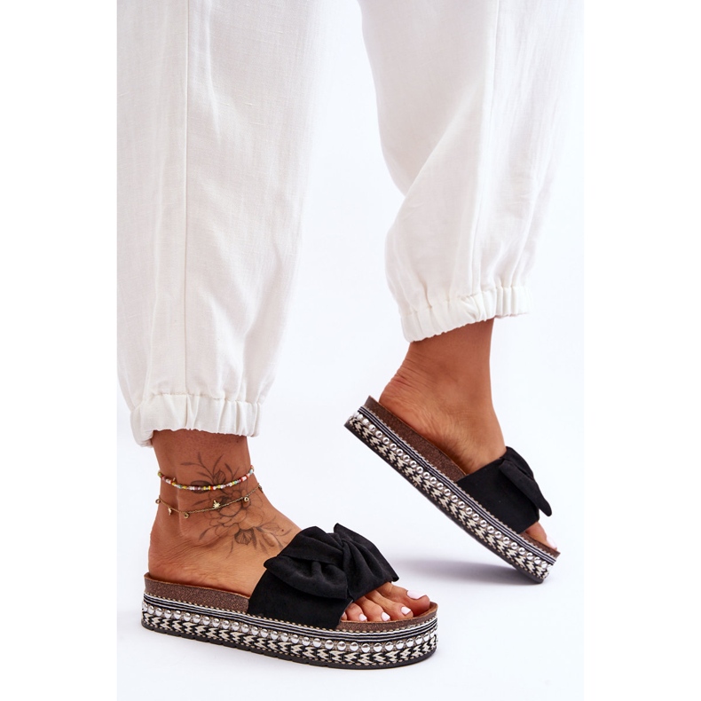 Naisten mokkanahkaiset tossut, joissa rusetti musta Lauria 1