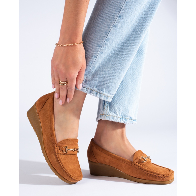 Naisten mokkanahkainen kiilamokasiinit Shelovet ruskea 1