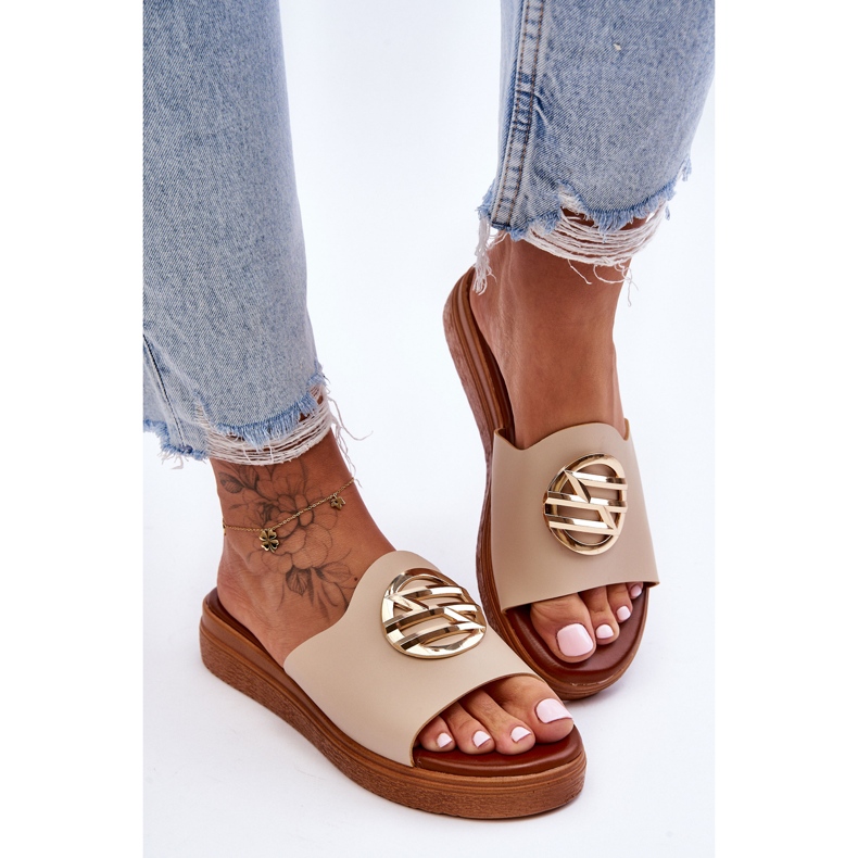 Naisten sandaalit beige Secrets -koristeella 1