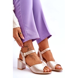 Vinceza Naisten ekosilan sandaalit kultaisella metallisella postilla kultainen 5