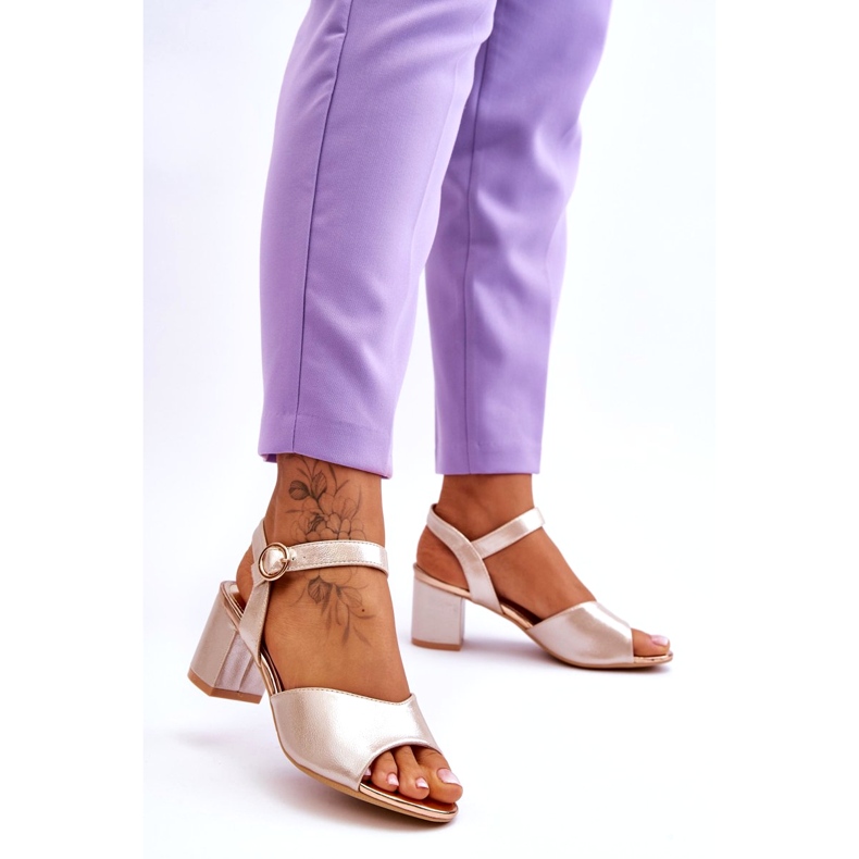 Vinceza Naisten ekosilan sandaalit kultaisella metallisella postilla kultainen 2