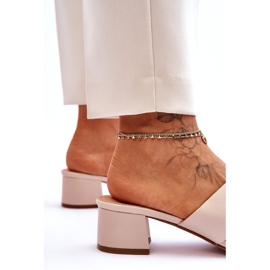 Klassiset beige-nahkaiset matalakorkoiset varvastossut 4