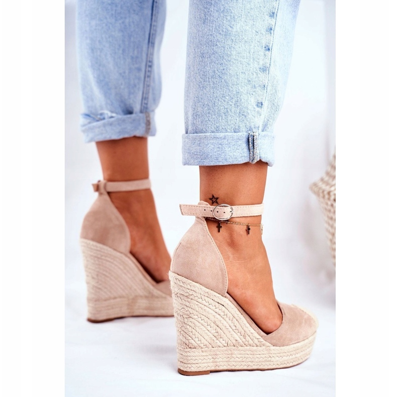 Beige Wedge sandaalit punoksilla 2