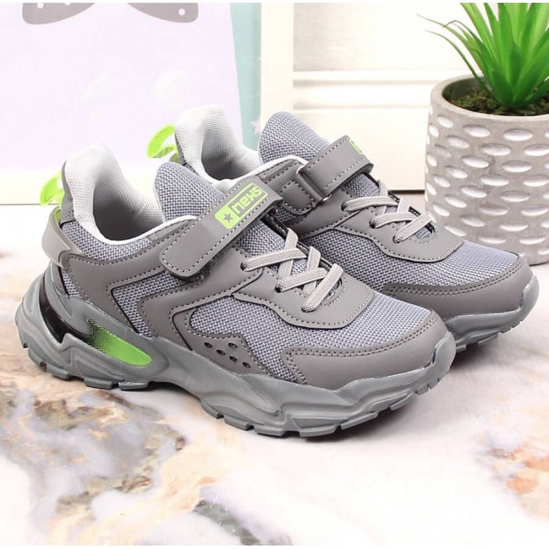 News Uutiset Jr EVE398B harmaat alustan urheilukengät 1