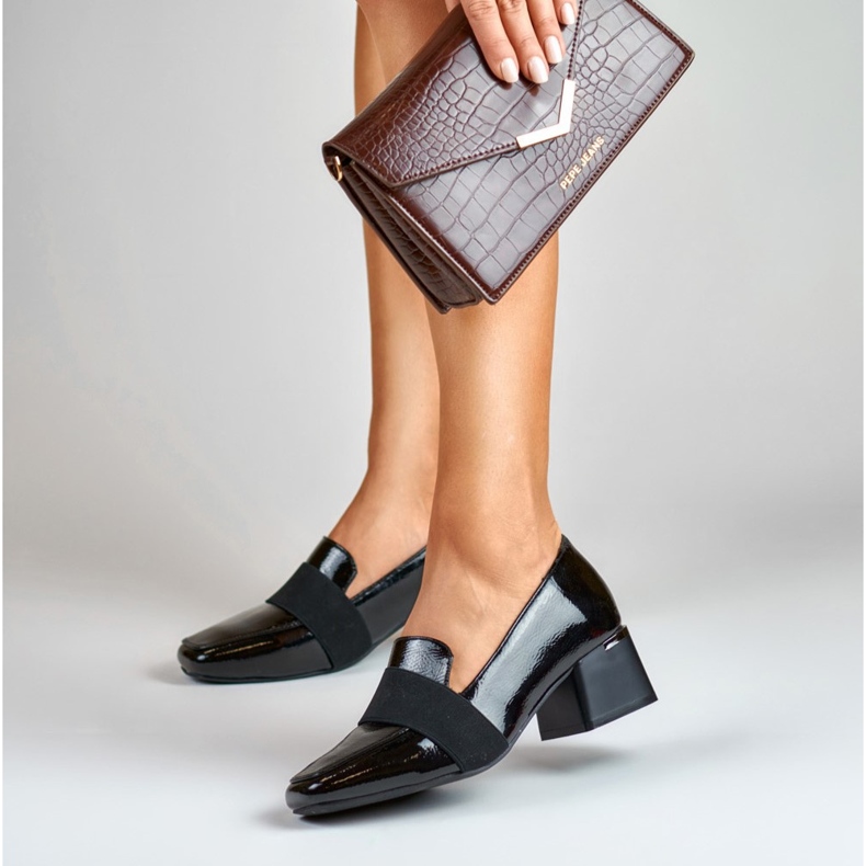 La.Fi Kiiltonahkapumput matalilla koroilla musta 1