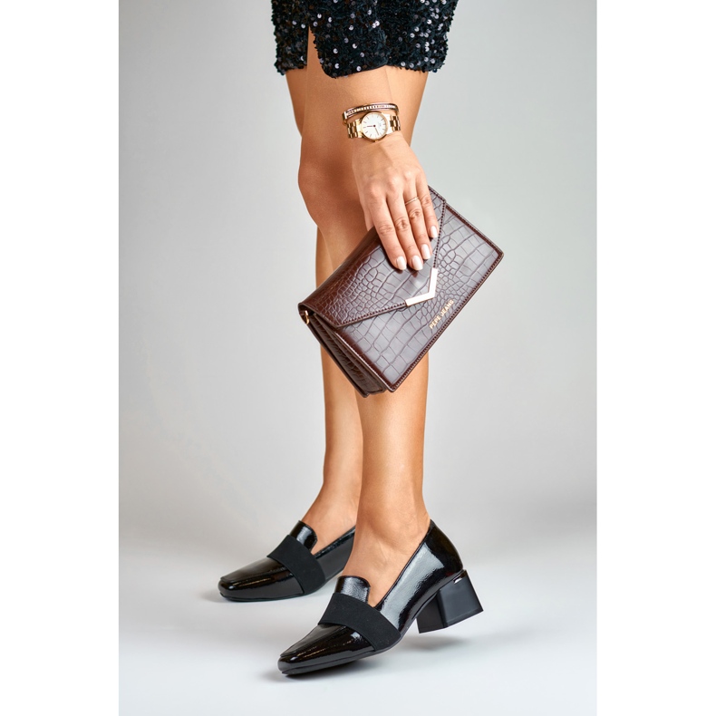 La.Fi Kiiltonahkapumput matalilla koroilla musta 2