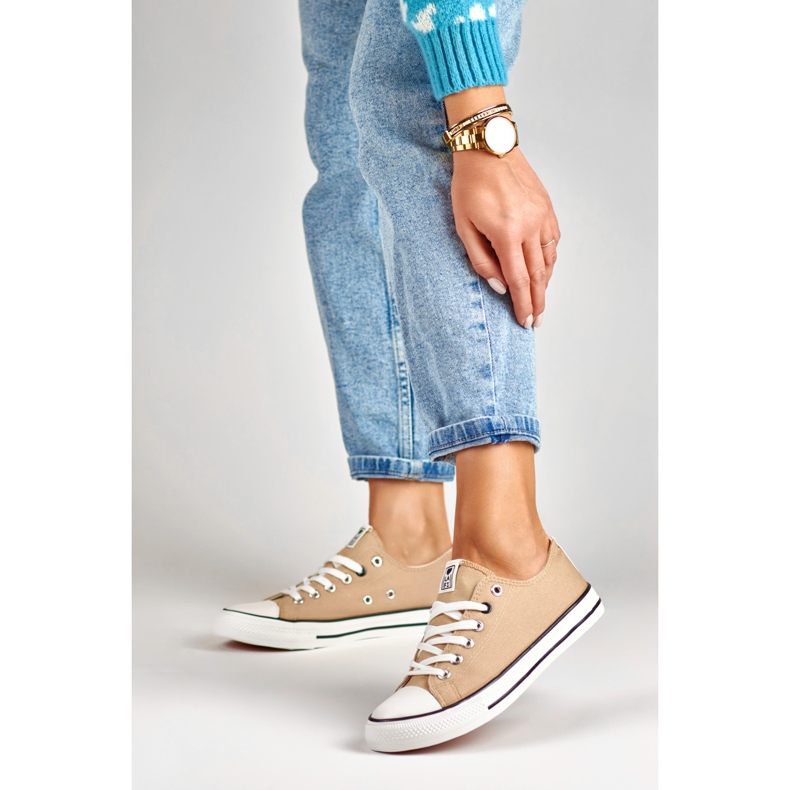 La.Fi:n beigenväriset tennarit 2