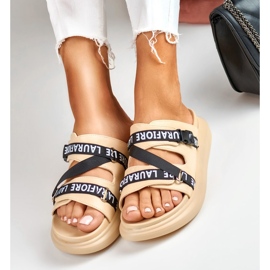 La.Fi:n tyylikkäät beigenväriset tossut 1