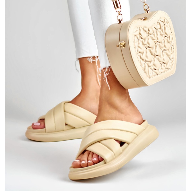 La.Fi Klassiset beigenväriset tossut 1