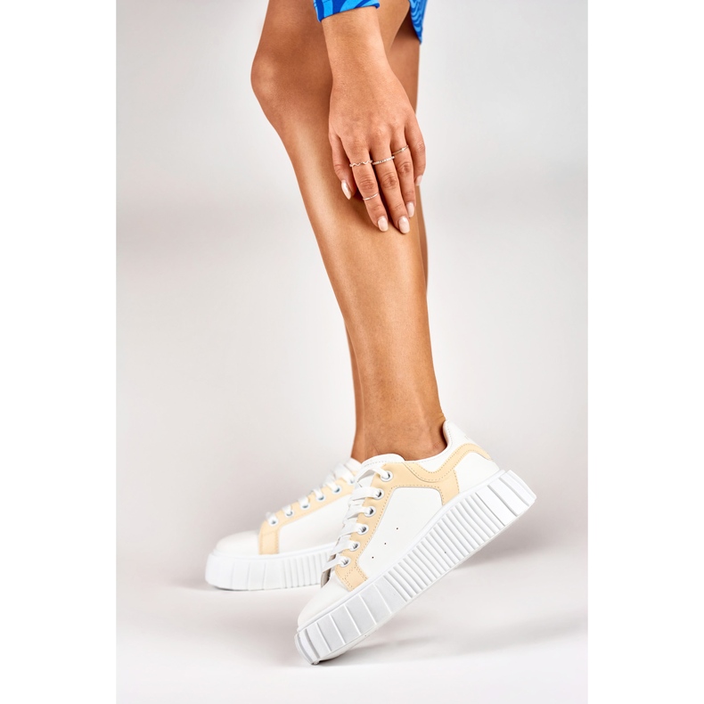 Valkoiset naisten urheilukengät paksulla pohjalla valkoinen 2