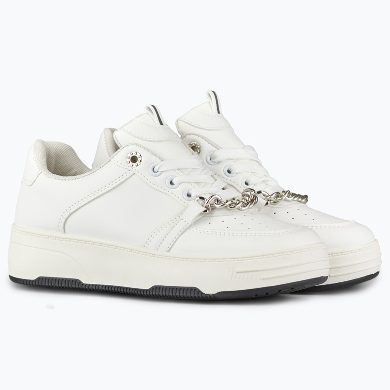 Valkoiset urheilukengät ketjulla valkoinen 2