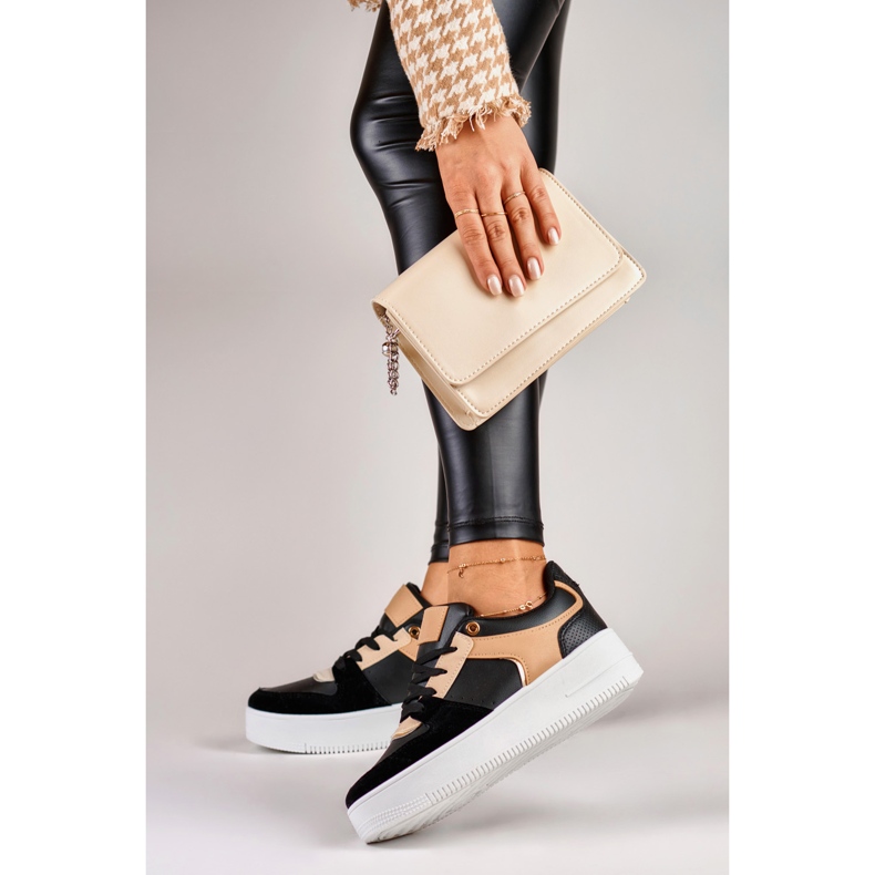 Muodikkaat naisten mustat urheilukengät 2