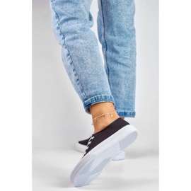 Naisten mustat tennarit 2