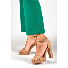 Beiget korkeat nilkkasandaalit 2