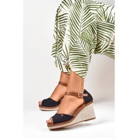 Naisten mustat kiila sandaalit merkiltä Tomm 1