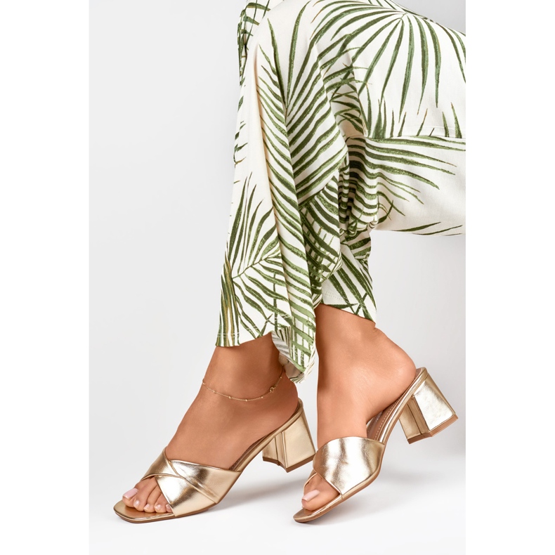 Naisten kultaiset tossut matalalla korolla kultainen 1