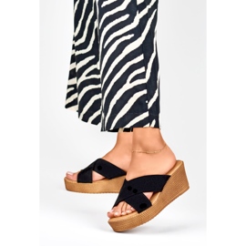 Naisten mustat kiilatossut 2