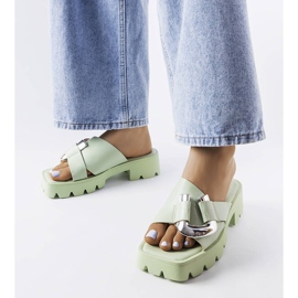 Carcerin vihreät liukumäet traktorin pohjassa 1