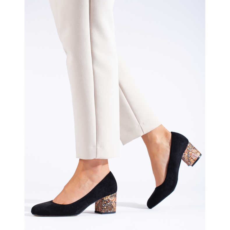 SHELOVET Sheovetin mustat mokkanahkaiset matalakorkoiset pumput 1