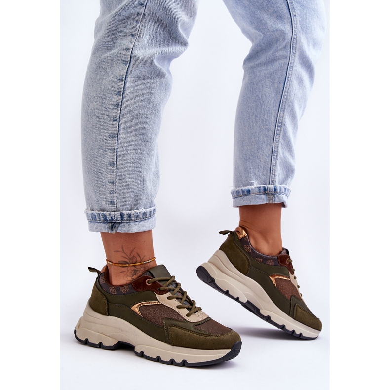 PM1 Nauhat urheilukengät vihreällä pakoalustalla 1