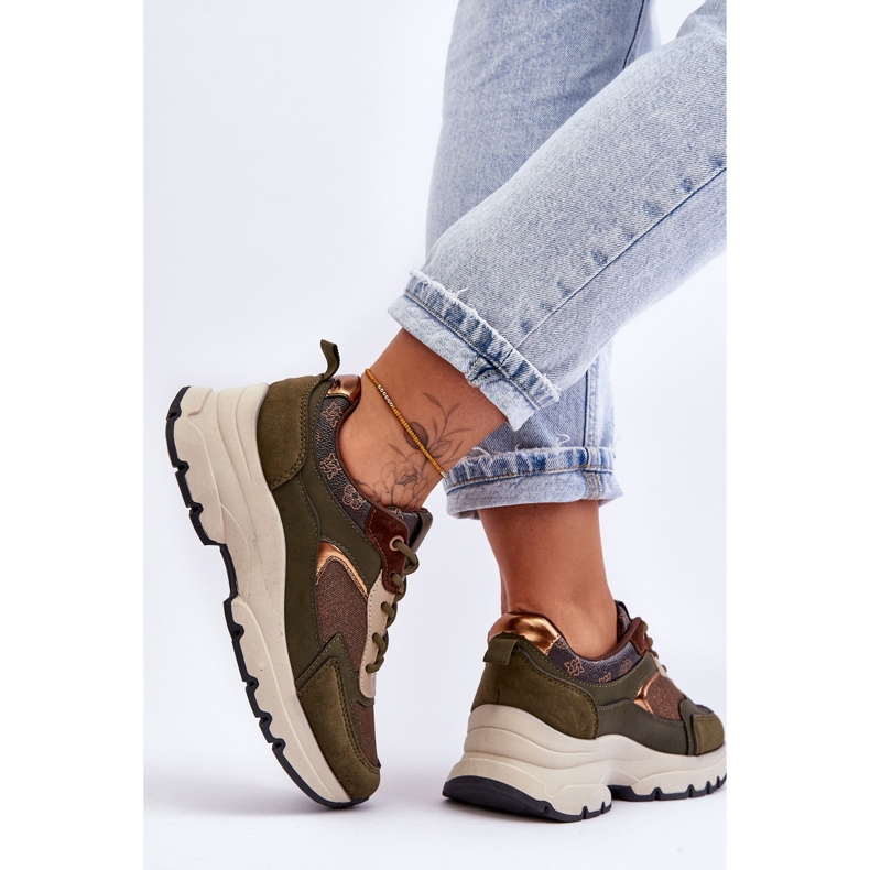 PM1 Nauhat urheilukengät vihreällä pakoalustalla 2