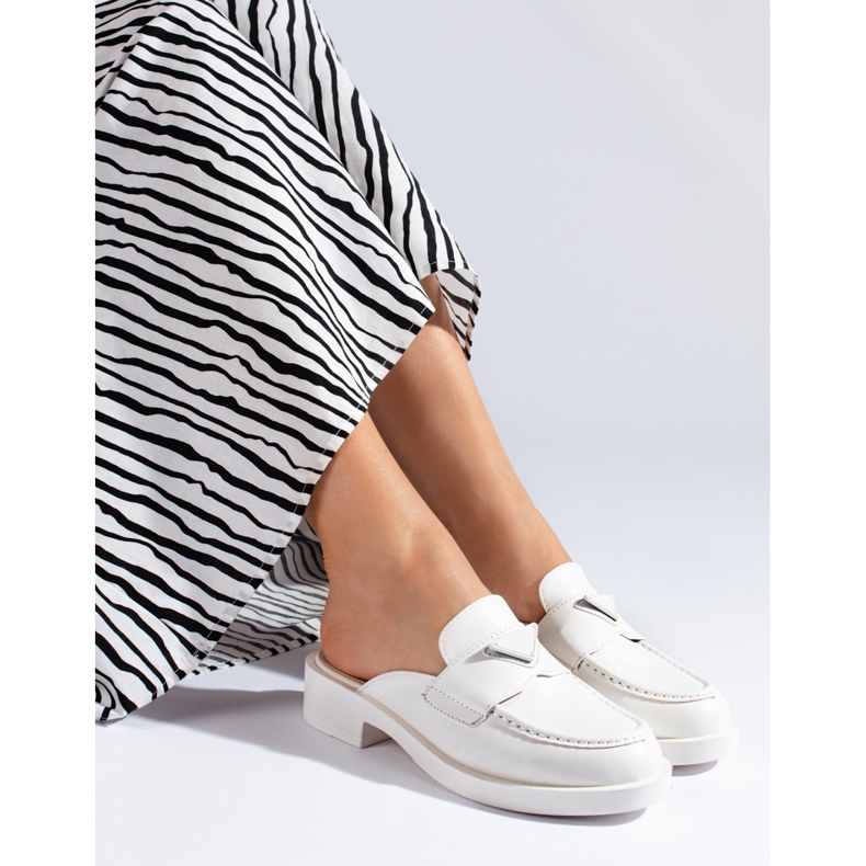 Naisten valkoiset muulit Shelovetilta valkoinen 1