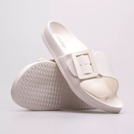 Outhorn-tossut W OTHSS23FFLIF055-11S beige 1