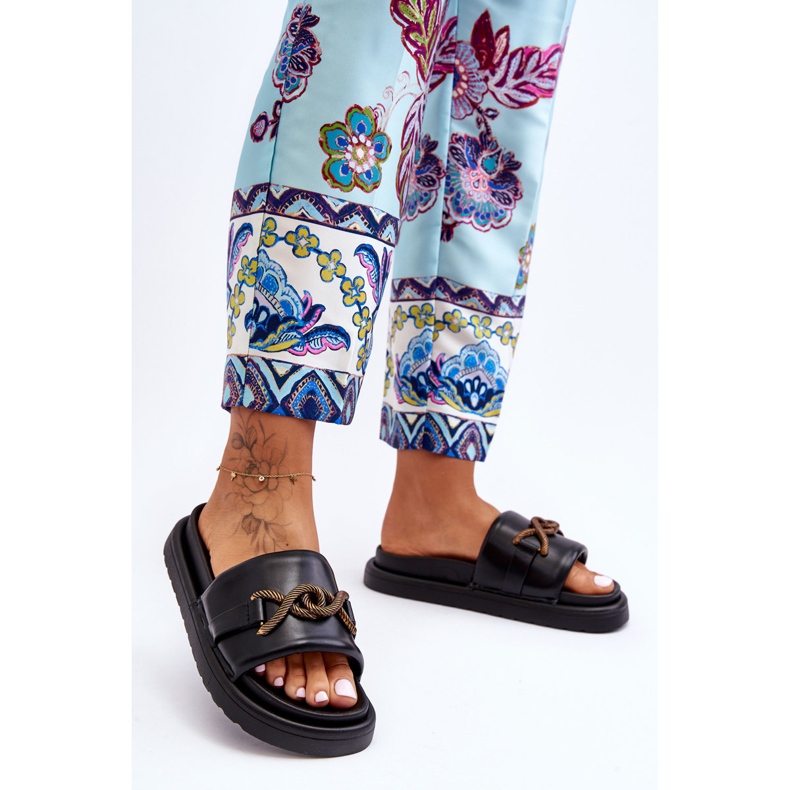 Naisten sandaalit, joissa koristelu Musta Verso 1