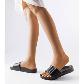 Nelmin mustat kumiset soljet 2