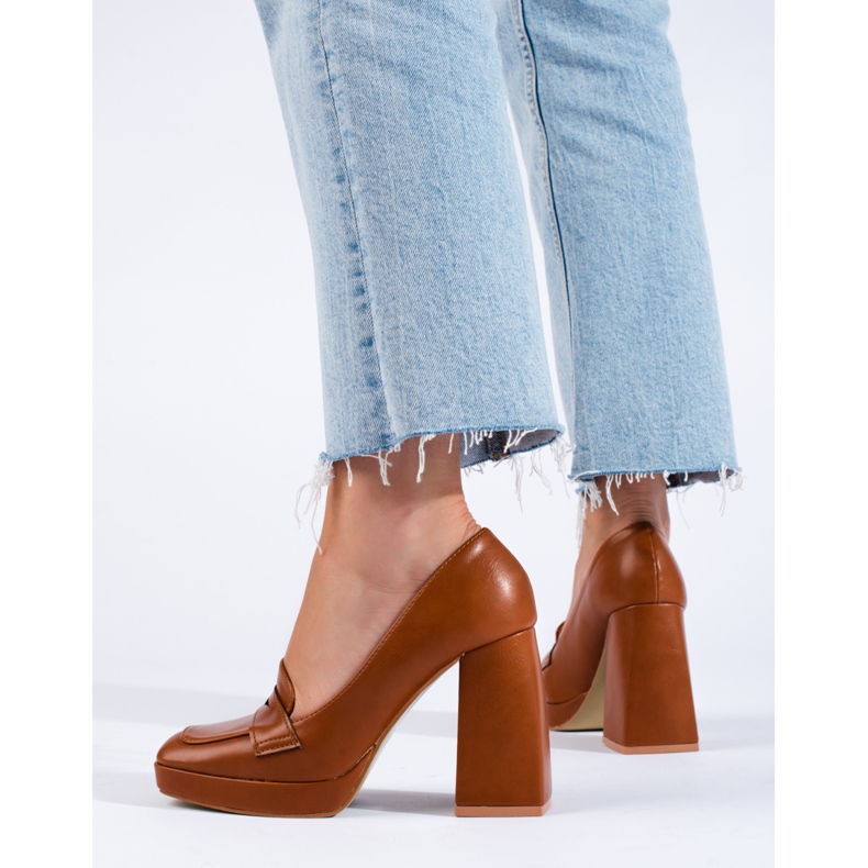 Shelovet ruskeat saappaat paksulla lohkolla 1