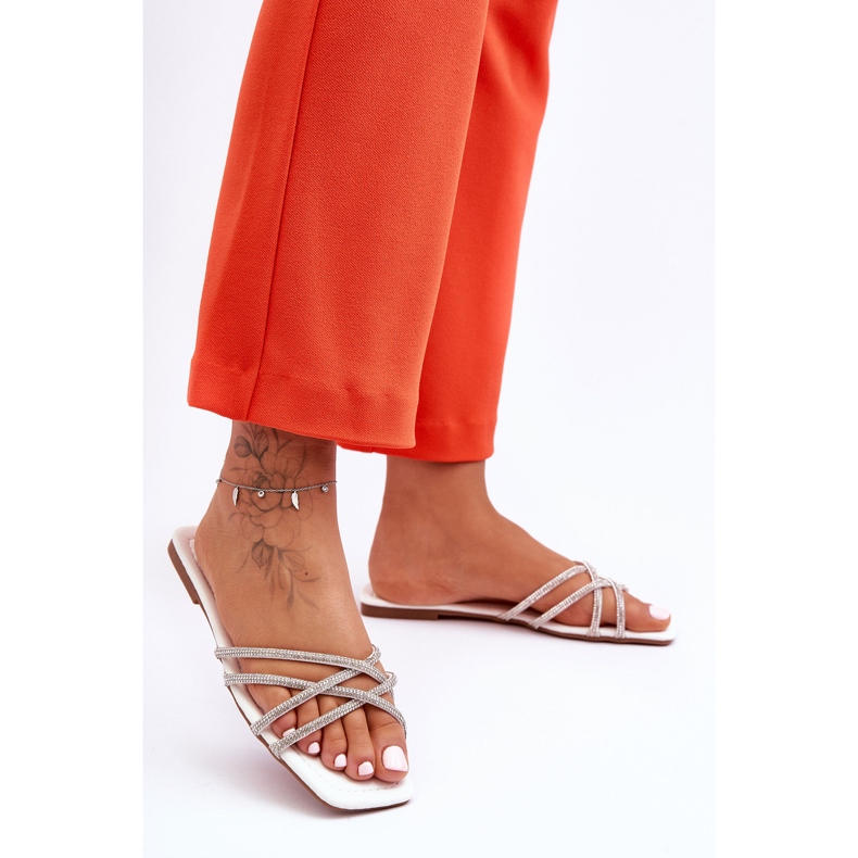 PG1 Naisten sandaalit raidoilla ja strassilla Valkoinen Leomi 2