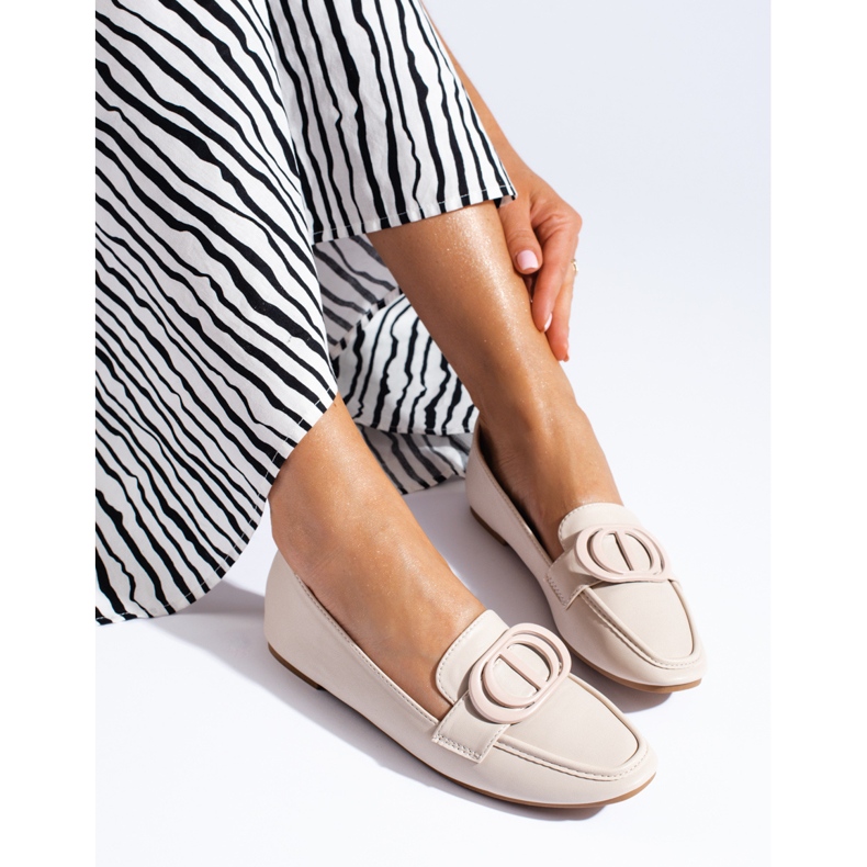 Tyylikkäät naisten Shelovet beige-mokasiinit 1