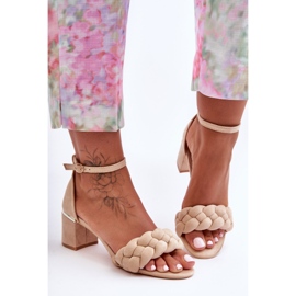 Essenza beige mokkanahka punos sandaalit 1