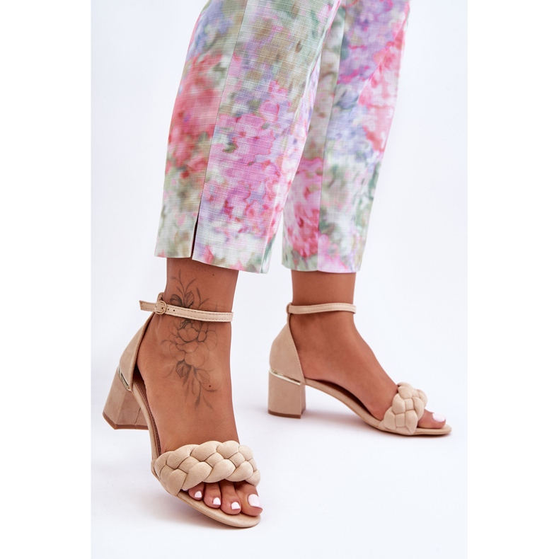 Essenza beige mokkanahka punos sandaalit 2