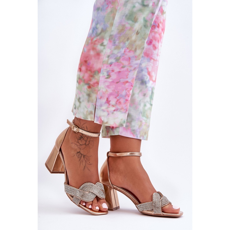 Matalakorkoiset sandaalit strassilla Rose Gold Monra kultainen 1