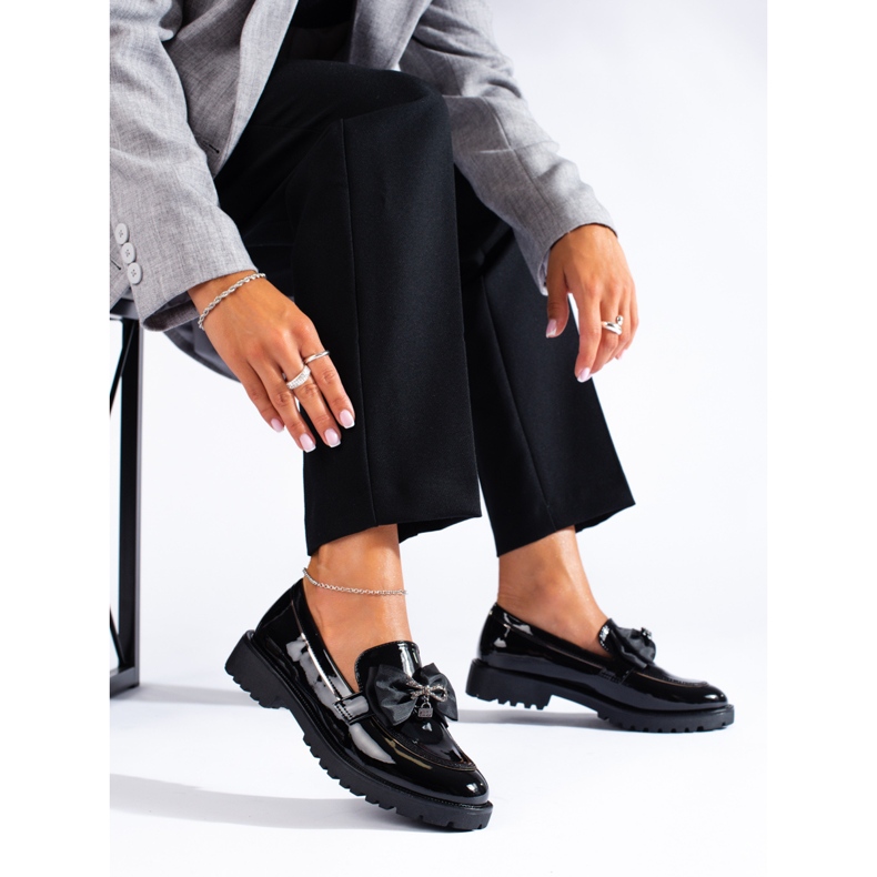 SHELOVET Loaferit jousella musta 1