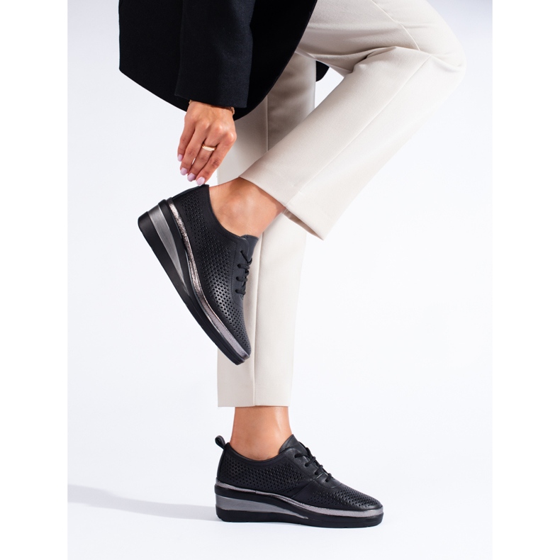 Mustat nahkaiset kiilakengät T.Sokolskilta 2