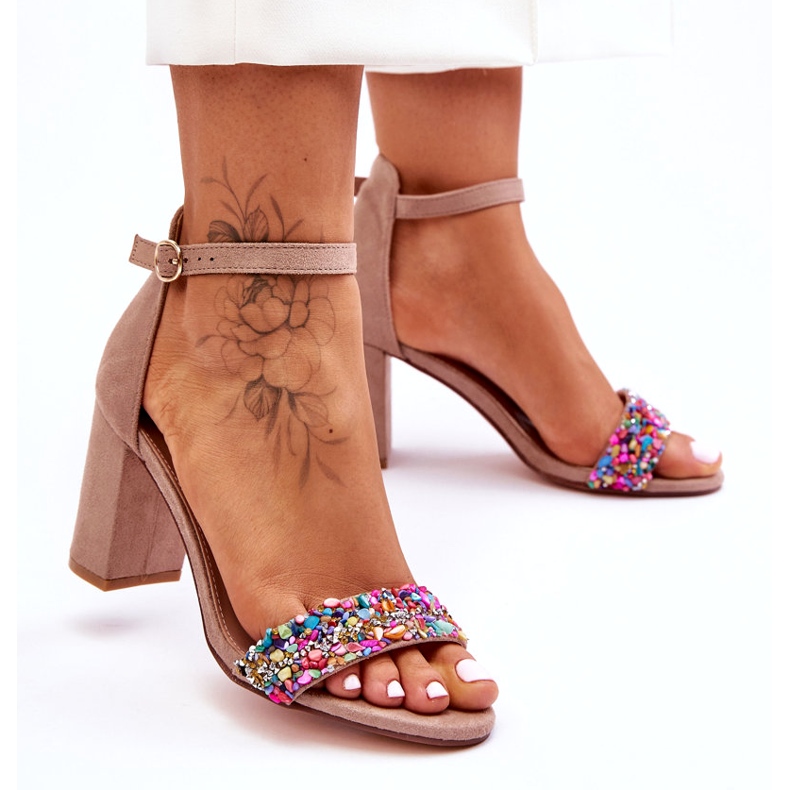 Muodikkaat korkokengät sandaalit koristeellisilla kivillä beige Love Me 4