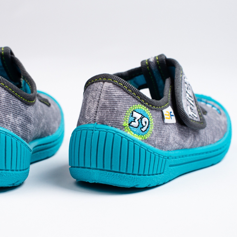 SHELOVET Harmaat tossut päiväkotiin pojalle 3F 2