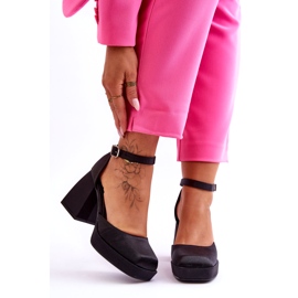 PA1 Muodikkaat pumput massiivisissa korkokengissä Black Sandia musta 4