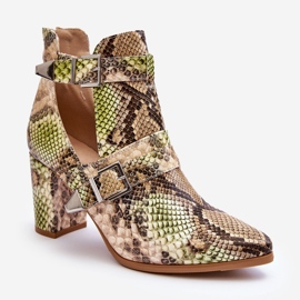 Muodikkaat saappaat kantapäässä leikkauksilla beigenvihreä Suelo 1