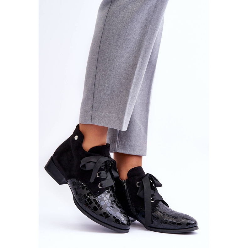 PD1 Naisten tasakorkokengät nauhalla, musta Meroni 1