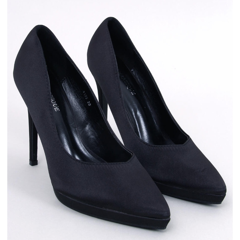Inness Black stiletto pumput musta 1