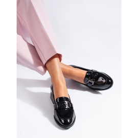 Naisten mustat lakatut kengät Vinceza-soljella 2