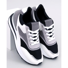 Naisten mustat lenkkarit 1