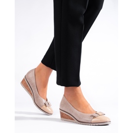 W. Potocki Naisten beige-pumput Potockilta matalalla kiilalla 1