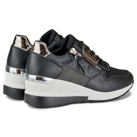 Tyylikkäät mustat urheilukengät 1