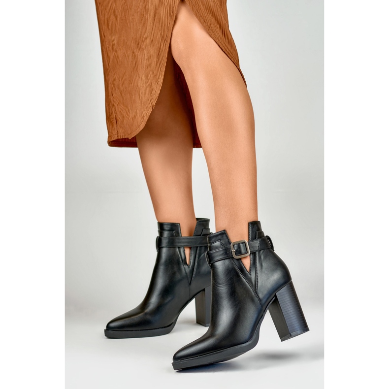 Naisten mustat leikatut saappaat tolppassa beige 2