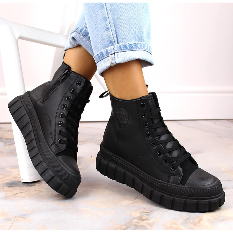 Big Star MM274625 eristetyt saappaat alustalla nauhoilla ja vetoketjuilla musta 1