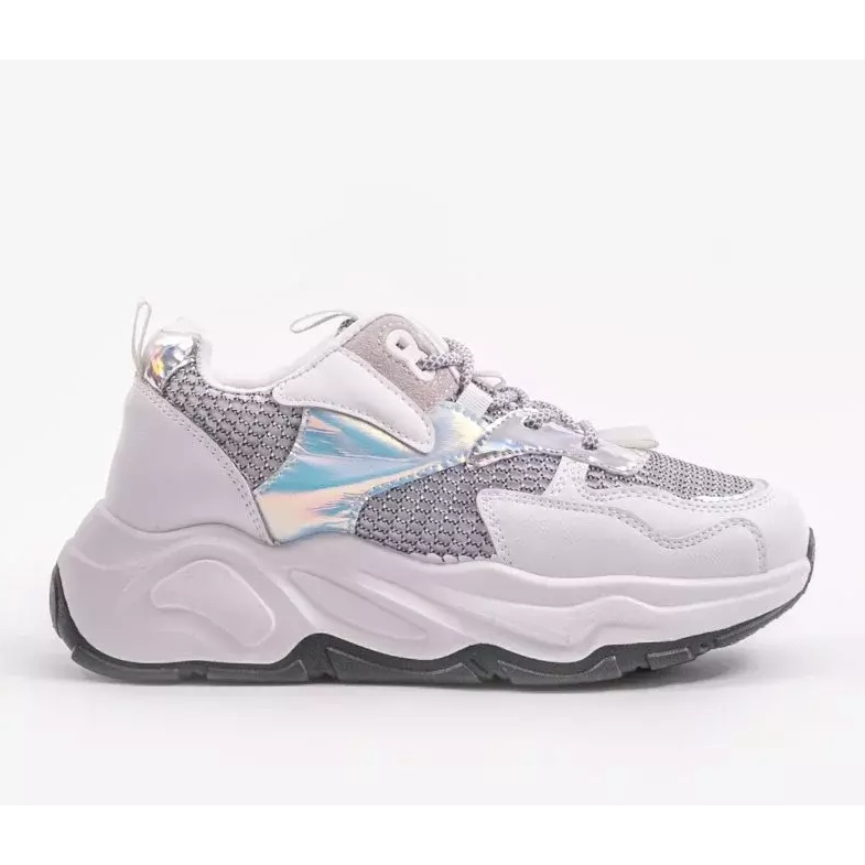 Valkoiset urheilukengät, joissa harmaat RAL-63-lisäosat valkoinen 1